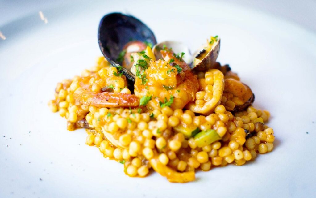 Fregola-Sarda-ai-Frutti-di-Mare-1080x675